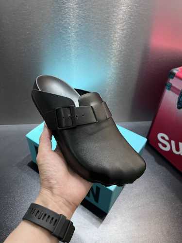 顶级版本 Balenciaga巴黎世家新款勃肯鞋 五趾形鞋头设计 全真皮材质 原版复刻 独家顶级品质 鞋面：头层牛皮 内里：牛皮内里 鞋底：防滑耐磨，Tpu大底