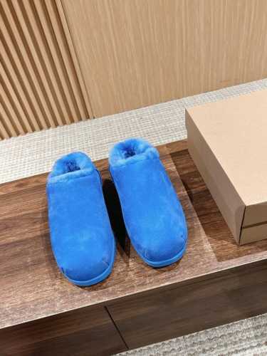 ugg雪地靴#油叽叽秋冬新款卡皮巴拉限量款 穿上会不会太可爱了点～太萌了吧［哇］,快来 get 限量款吧卡皮巴拉系带款超轻翼大底，隐形内增高5cm 上脚也是软糯