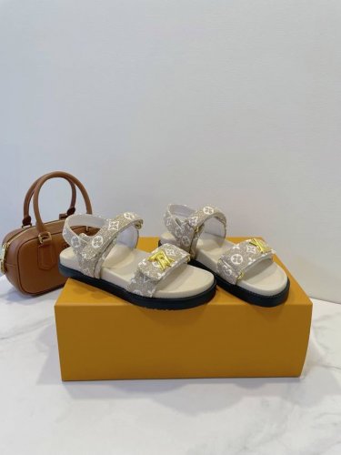 Lv 路易威登L家 驴牌Monogram 浮雕印花经典拖鞋 本季Waterfront 焕新回归 Size: 35-40 标准原盒包装