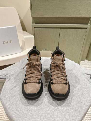 顶级品质 Dior ss24 new arrival～ 迪奥2024秋冬季新款高帮运动鞋 D家大地色系单品！美德拉氛围感拉满 设计简约大气，复古高级，超级好穿