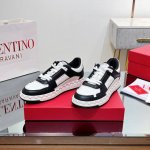 顶级代购版本 跑量不议价 情侣款华伦天奴Valentino Garavani Freedots男士运动鞋将滑板休闲鞋 男士女士真皮板鞋 认准我家细节实拍 购入原