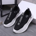 商品商标 Moncler 蒙口 休闲鞋 正码码数: 38-44 45.46定做不退换 商品材料 精选牛皮拼接网面 网内里 牛皮鞋垫 橡胶大底