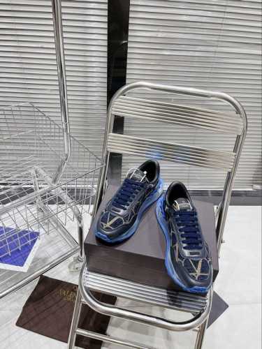 Valentino 码数:39 44 38.45定做 华伦天奴 运动鞋系列 valentino华伦天奴V家 新款Netrunner系列 休闲 气垫 情侣运动鞋