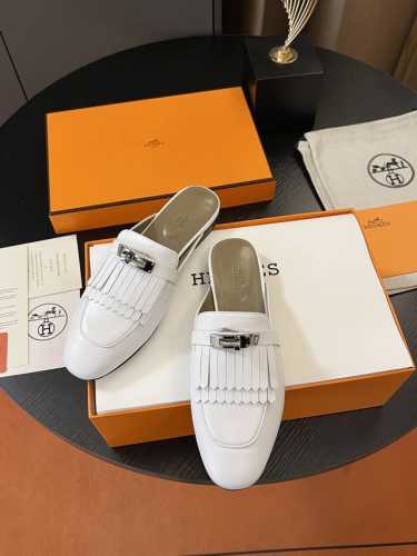 390Hermes 爱马仕经典Kelly穆勒半拖，鞋面订制小牛皮，内里垫脚羊皮，经典之作，流苏设计极具个性！激光五金刻字，意大利真皮大底Size：34-42，