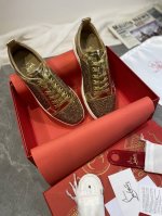 低帮满钻金色款 顶级版定制 222 无论是楦型、面料、钻、钉、内里、大底、都尽可能的接近zp 鞋底原厂特供原版底 内里进口水染牛皮 私人定制时间3-7天左右 S