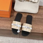 出厂价 Hermes 爱马仕Giulia凉鞋系列 时尚又百搭 超级舒服 每个细节都做到极致 独家开模纯钢Kelly扣五金 原版swift小牛皮 原版1:1独家私