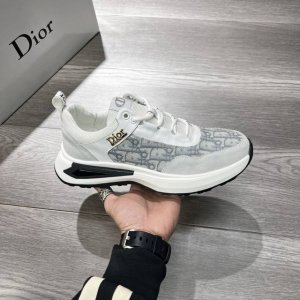工厂P价 迪奥 男鞋高端品牌 官网1：1最新力作：鞋面采用进口头层牛皮搭配原版布料，透气网布内里原版防滑耐磨大底制作，让行走更加便捷舒适！独家新款，惊世之作，与