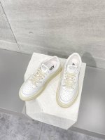出厂价p 独家上新 被博主们私藏的小众品牌“Atury”复古运动鞋，自带氧化底和复古鞋带，每一个颜色都是满满美式复古风，超级好搭配，包容性极强，脚感也很舒适 鞋
