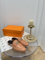 爱马仕 HerméS 乐福H 五金扣件拖鞋 高品 原版工艺 浅棕色 款式经典 简约 此款主要对比的就是工艺 品质 爱马仕 HerméS 夏天开始不一样的夏天生活