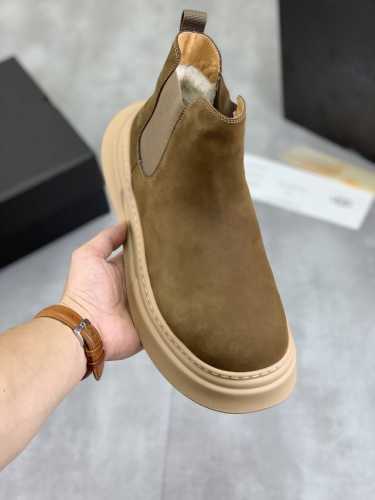 工厂价 UGG 最新款开口笑 全真羊毛内里 顶级高端品质皮毛一体保暖雪地靴来自澳洲温暖奢侈品牌男鞋，UGG-5877官网同步、采用进口牛皮制作，精心缝制而成..