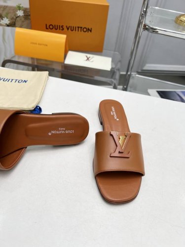 p直销 Louis Vuitton 路易威登女士新款凉鞋 Lv Sunset Comfort平底凉鞋以精致牛皮面羊皮里，鞋面道出手工艺，搭配真皮底* 穿着体验。