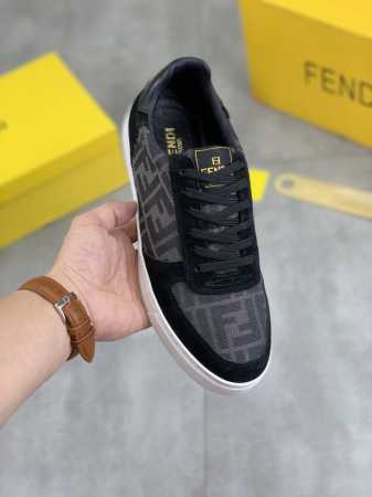 工厂价 实价 小怪兽 新款 Fendi 芬迪 专柜新款 简约的走线效果，呈现出大气优雅且炫酷的驾车鞋 采用进口小牛皮+头层猪皮内里材质精良做工细致 脚感舒适。搭 - 点击图像关闭