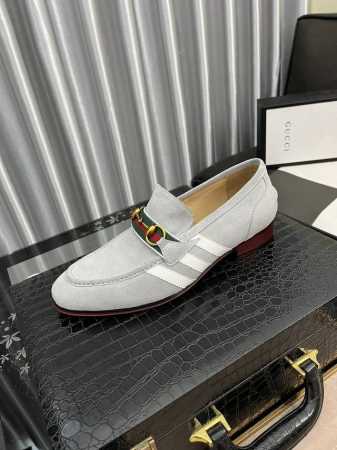 出厂价 古奇 Gucci 高端牛里 新款gucci* 顶级版本 古奇经典休闲皮鞋！选用进口原版牛皮，内里头层舒适牛皮内里！原版耐磨橡胶大底！高品质精品！码数38 - 点击图像关闭