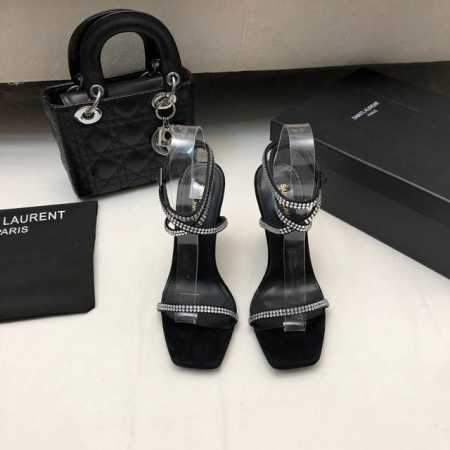 380 早春大热Ysl 圣罗兰 * 全新鞋型 唯有Ysl最懂女人心不接受反驳超级无敌女人味神器女人必备。 烫钻凉鞋，美到窒息，最懂女人的高跟鞋，Blingbli - 点击图像关闭