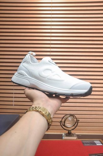 出厂价pp 顶级原单 品牌 Dior 迪奥 标准码 男码38-44 45定制 等级 官网同款 材料 顶级原版牛皮拼接而成 原版耐磨轻便大底 款式类别 潮流时尚休