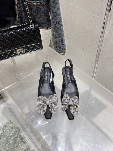 高版本出厂 & 2025春夏新品水钻蝴蝶结凉鞋 Dolce & Gabbana...Dg杜嘉班纳时装走秀款凉鞋！ 高级感拉满辣妹风#上脚好看‘显腿长的鞋子会为你
