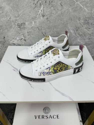 Versace-范思哲 专柜品质 采用进口原版面料，高端大气 特色设计 做工精细 耐磨橡胶防滑原版大底 尺码 Size :38-44 45定做不退换 X2