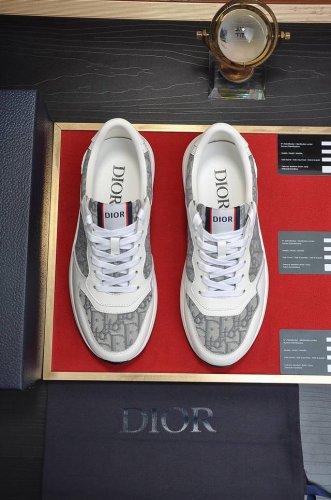 出厂价 Dior 迪奥 官网全球首发 男鞋高端品牌 最新力作：意大利进口原版专用布面料+丝绸牛皮+进口透气网内里原版pu橡胶组合大底 柔软舒适，让行走更加便捷舒