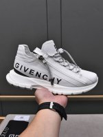 出厂价 实价 升级版g I V E N C H Y 纪梵希2024新款 人手一双 不容错过1面料：原厂材料2内里：秀气网里，干爽 舒适3鞋底：正品独家私模橡胶耐