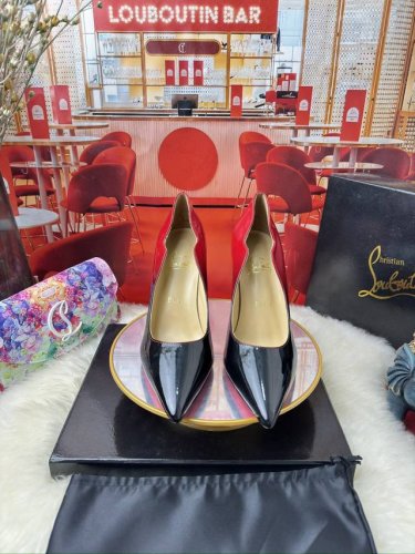 漆皮波浪拼色单鞋 Price： Size：34-44 34.40.41.42.43.44半码定做不退换 Colour：many colour Heel：10 c