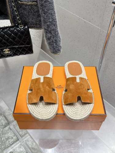 顶级版本 男款 H家2025Ss新款男凉拖爱马仕Hermes 喜欢二舅姥爷拖鞋的一定不能错过这款草编拖鞋，好穿百搭又经典 面料：进口牛皮配搭水染牛里十 大底：进
