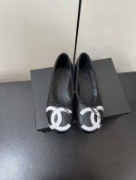 Chanel香奈儿25p新品蝴蝶结芭蕾舞娃娃鞋 小香原版1:1复刻 经典中的经典 无论搭配裤装还是裙装都是完美 小圆头的设计很好的修饰脚型 小仙女们必备 鞋面采