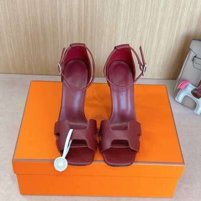 10.5Cm组图 空面出厂价p Hermes 爱马仕 Joy 105高跟凉鞋 时尚又百搭 搭配H鞋头 超级舒服 每个细节都做到极致 搭配同色调标志性纯鞋扣 设计