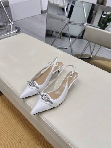 顶级版-真皮底Valentino 最新V Logo Signature水晶钻扣后带高跟鞋 2O2早春新款上市 出厂价pp 面料 进口贴膜羊皮 细腻真丝布 内里