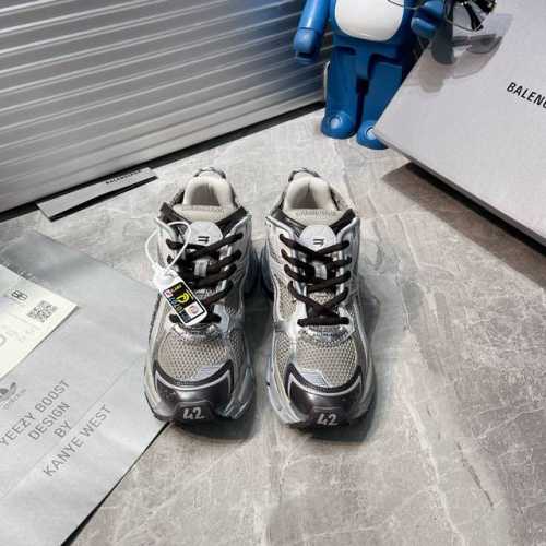 出厂:620 新货巴黎7.5代 Bal*Nciag X Kith X复古野跑姥爹潮流百搭慢跑鞋 全球限量 600 双 巴黎全新联名款 全部采用原档案原楦数据开发