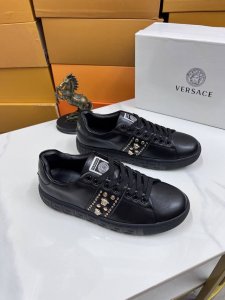出厂价p 范思哲 新款 精品休闲鞋 原版高品质鞋面进口拼接制作 真皮内里加厚乳胶鞋垫版型时尚 动感十足原版芬迪舒适大底 简洁大方运动休闲 码数38-44G