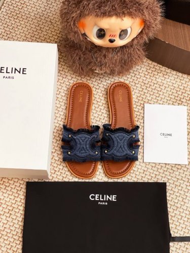 celine 25新款真皮底拖鞋整双鞋子采购Zp开发打造，全部定制材料，独家开模大底，细节全部对版出货，连包装也做到跟正品一样。码数:35-40，出厂价Pp