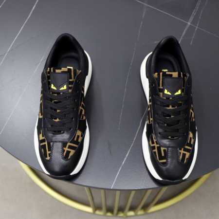 出厂价Pp： 品牌：芬迪Fendi 标准码：38-44 45订做 等级：官网同款 材料：原版皮料拼接品牌布匹 舒适透气内里 轻便耐磨运动大底 款式类别：男士时尚 - 点击图像关闭