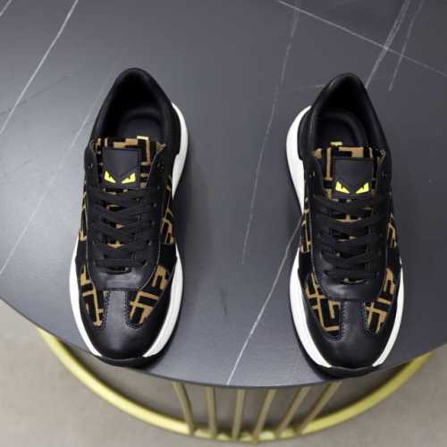 出厂价Pp： 品牌：芬迪Fendi 标准码：38-44 45订做 等级：官网同款 材料：原版皮料拼接品牌布匹 舒适透气内里 轻便耐磨运动大底 款式类别：男士时尚