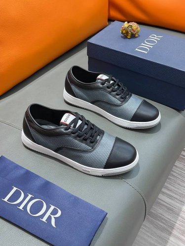 商品名称：Dior 迪奥 正规码数: 38-44 休闲鞋 商品材料：精选 网布鞋面，柔软羊皮内里；原厂大底。