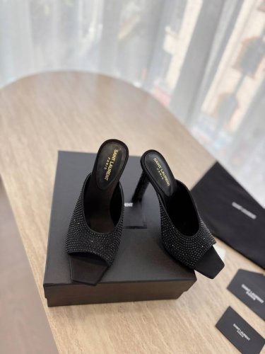 高版本出厂 SAINT LAUREN* 圣罗兰ysl 25ss 春夏全新走秀款满钻高跟鞋凉鞋唯有YSL最懂女人心，不接受反驳，超级无敌女人味神器，女人必备 z品