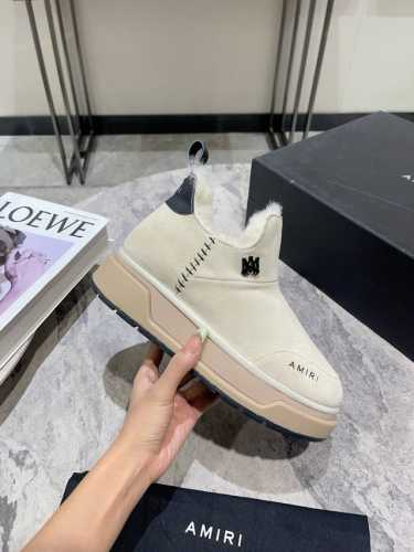 AMIRI 小众潮牌 新款毛毛鞋 迅速走红国际时装界的一个年轻品牌。所致力打造的风格。毛鞋的保暖性结构搭载日系风格！鞋子也不会很重，颜值与舒适度并存！ 内里：羊