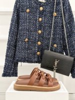厂价 celine 赛琳经典春夏新品 凯旋门懒人拖鞋 Go 材质 面料采用进口胎牛皮 内里垫脚均为牛皮 原版牛筋大底真皮沿条 原版开模五金扣 码数: 35-39