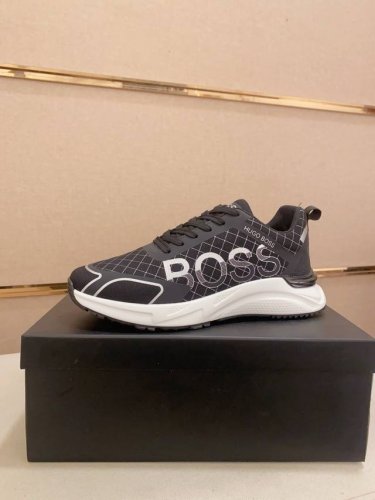 工厂P价 Boss 最新春夏款休闲男鞋，欢迎1:1对比，爆单款Boss香港专柜休闲鞋，专柜品质，支持验货，优质做工，鞋面采用意大利进口飞织面料，透气网布内里，羊