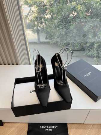 G288顶级品质Saint Laurent 圣罗兰Lee金属钻链条尖头高跟鞋Ysl姐姐的美丽尤物高跟鞋 又是人间圣罗兰 Rose同款的高跟鞋化很好修饰脚型，奢华 - 点击图像关闭