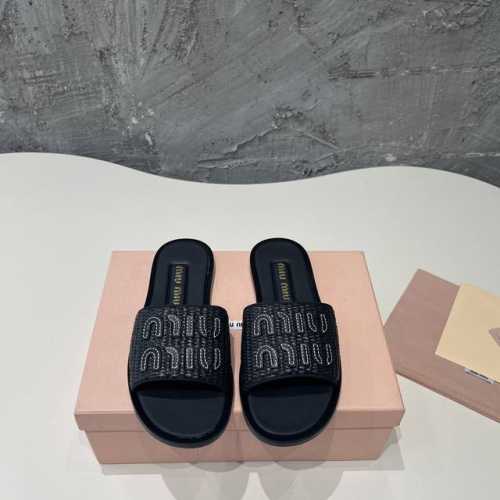 Miumiu缪缪24Ss 顶级版本百搭时髦单品 集低调奢华的一字潮拖 可盐可甜 随意搭配怎么穿都好看 鞋面 手工编织鞋面 内里垫脚 羊皮 大底 意大利真皮大底