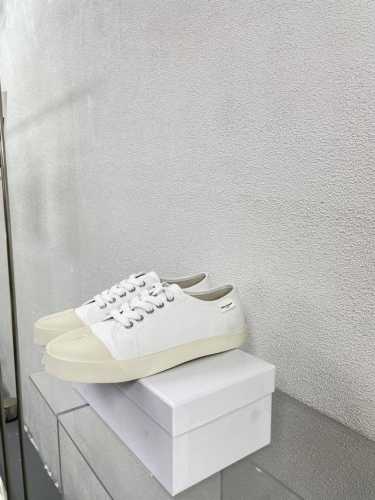 最新小6子 新底 分趾运动鞋 经典帆布面料 白色Maisonmargiela 马吉拉 Mm6 牛皮面 经典帆布 白色帆布 分趾运动鞋 包头拖火爆来袭！太香了 靓