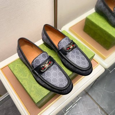 工厂p价 Gucci 古奇 里 爆款豆豆鞋顶端品牌奢侈 顶级 质量 最新時尚豆豆鞋 ..鞋面選用原版头层牛皮制造. 全头层水染皮内里 原版个性时尚柔软橡膠耐磨防