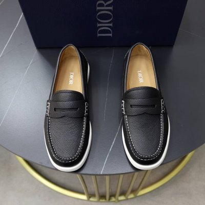 出厂价Pp： 品牌：迪奥Dior 标准码：男码38 44 45可以定做 等级：官网同款 材料：原版牛皮拼接 牛皮内里 原版Tpu耐磨柔软大底 款式类别：休闲运动