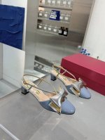工厂P橡胶底 皮底 Vt2025春夏新款，原版开发1：1简直不要太好看了！！！小性感的同时又带有少女的小可爱经典的V扣永不过时，这次蝴蝶节Yuan版打造，你值得
