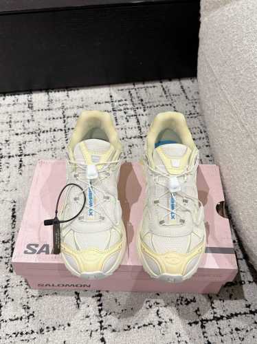 salomon Xt Whisper 萨洛蒙 户外休闲 运动鞋 原版购入开发 做货 全新演绎的专注于其空气动力学的外观上，标志性白色与奶油色带来都市风格 另一双