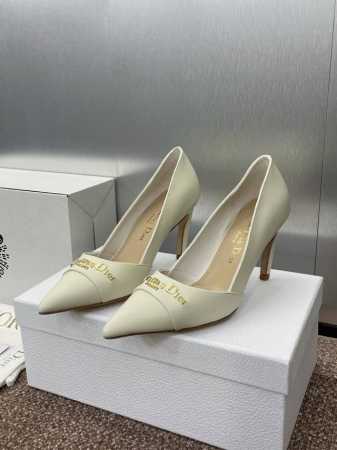 工厂p价p 迪奥 2025春夏高定系列新款 My Dior 低跟尖头女鞋 Cd字母Logo五金扣细跟单鞋 材质：进口开边珠牛皮 小牛皮 环保透气科技面料+水染羊 - 点击图像关闭