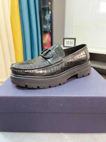 出厂价 高品质 Dior .迪奥 原单代购、高端皮鞋、面料：采用意大利进口漆牛皮水染牛里 牛皮里特供原版发泡大底、做工精细、实物拍摄size：38-44
