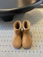 顶级版本 Bottega Veneta 葆蝶家BV秋冬新款圆头雪地靴毛毛短靴 Ins上超火 欧美街拍出镜率超高 最高版本发售 圆圆胖胖的鞋型 穿上之后非常的藏肉