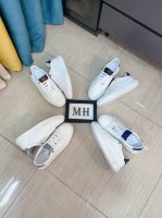 出厂价P Lv 男鞋高端品牌：官网1：1最新力作：鞋面采用意大利进口头层牛皮搭配特殊材料全真皮内里制作，让行走更加便捷舒适！独家新款，惊世之作 ！打造时尚个性衬