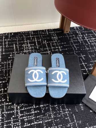 代购级340 Chanel 小香 25Ss 春夏新品度假 牛仔布懒人拖鞋 小香的一款全新设计 简约百搭上脚超级美的 怎么看都超美 鞋面：采用牛仔布 内里垫脚：牛 - 点击图像关闭